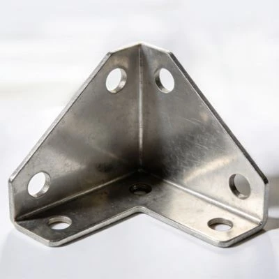 Loj Hlau Corner Braces